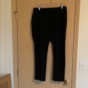 Ann Taylor Classic Black crop pant